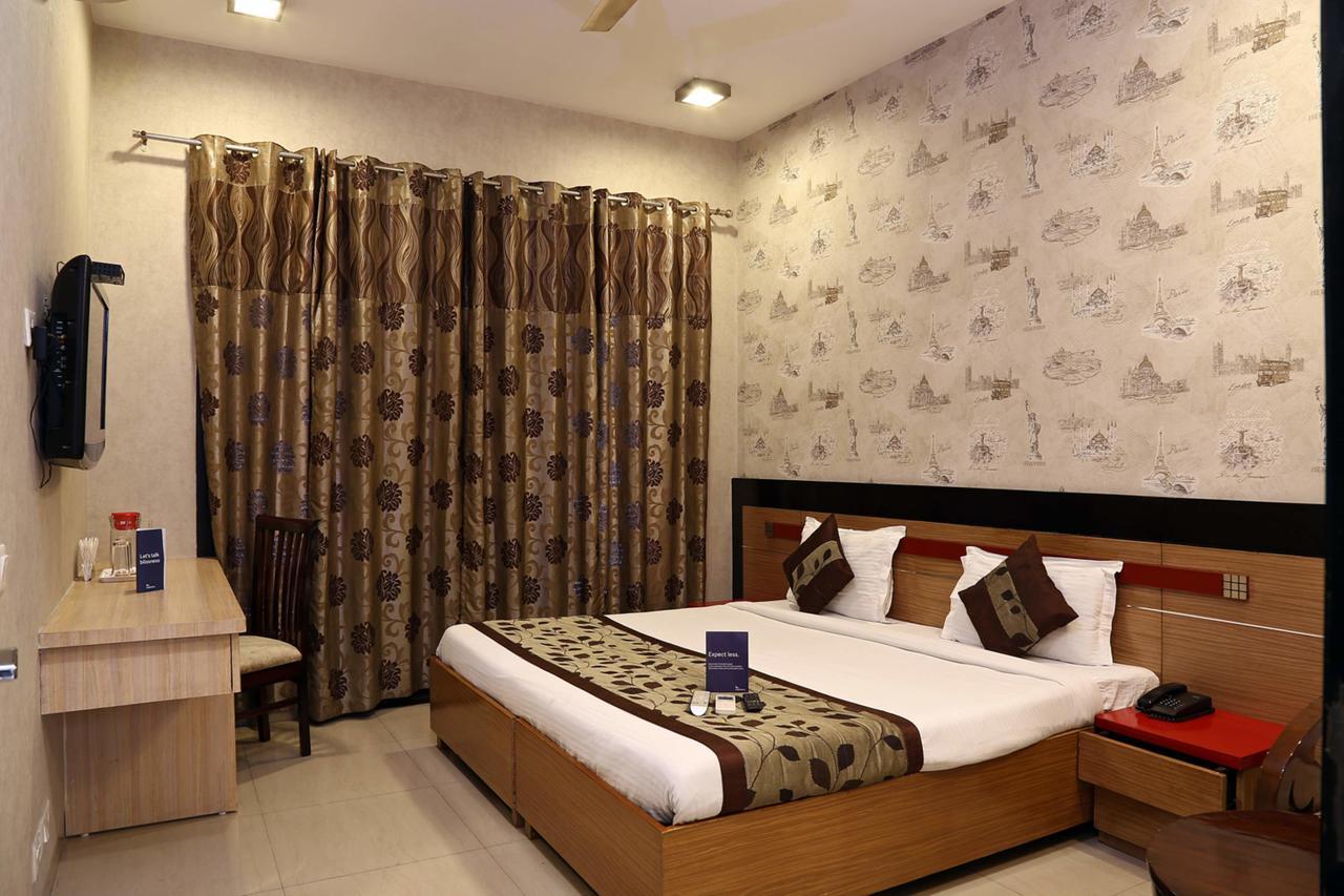 Fabhotel Signature Cyber Park Дели Экстерьер фото