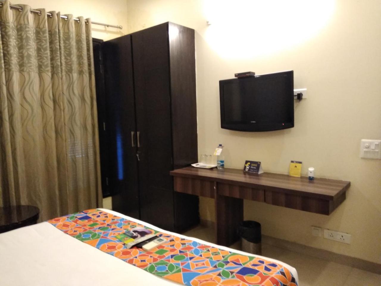 Fabhotel Signature Cyber Park Дели Номер фото
