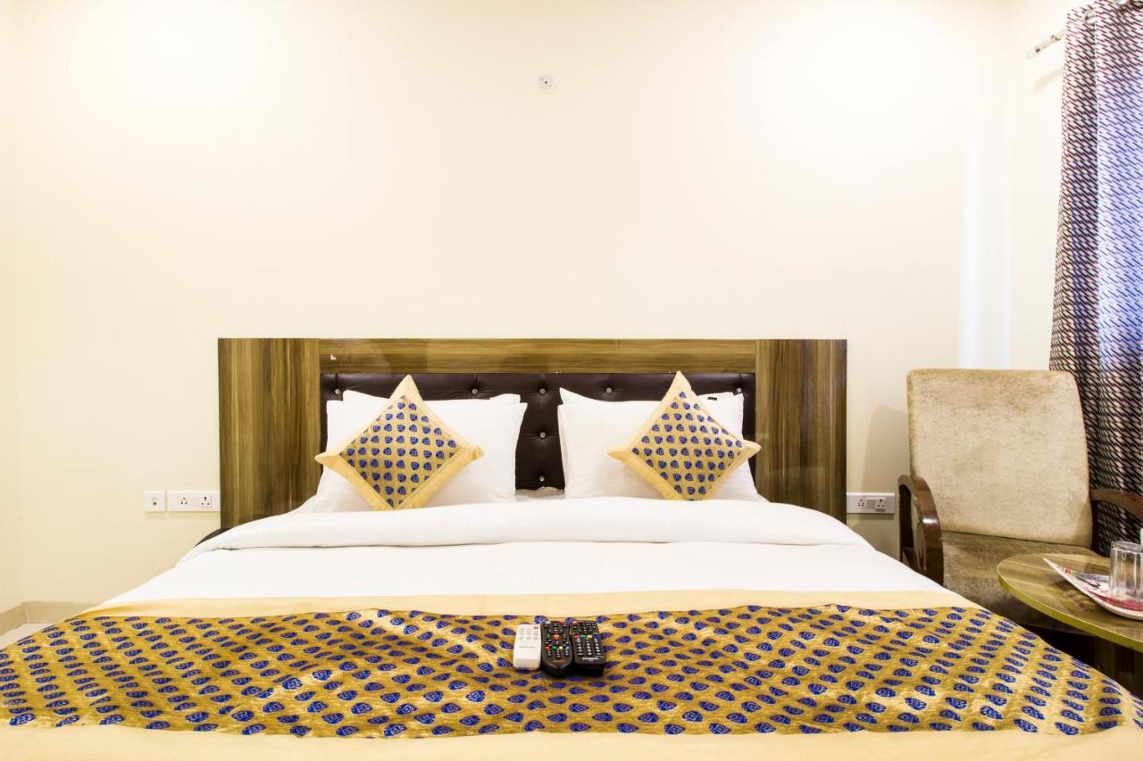Fabhotel Signature Cyber Park Дели Экстерьер фото