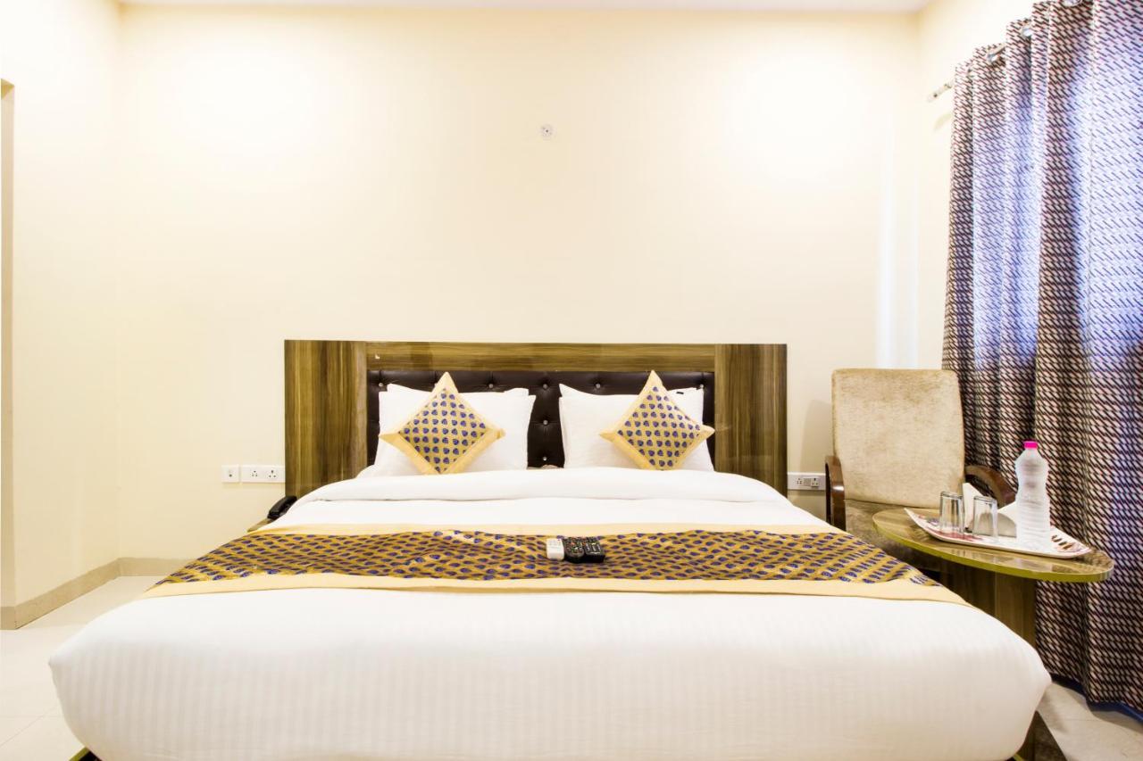 Fabhotel Signature Cyber Park Дели Экстерьер фото