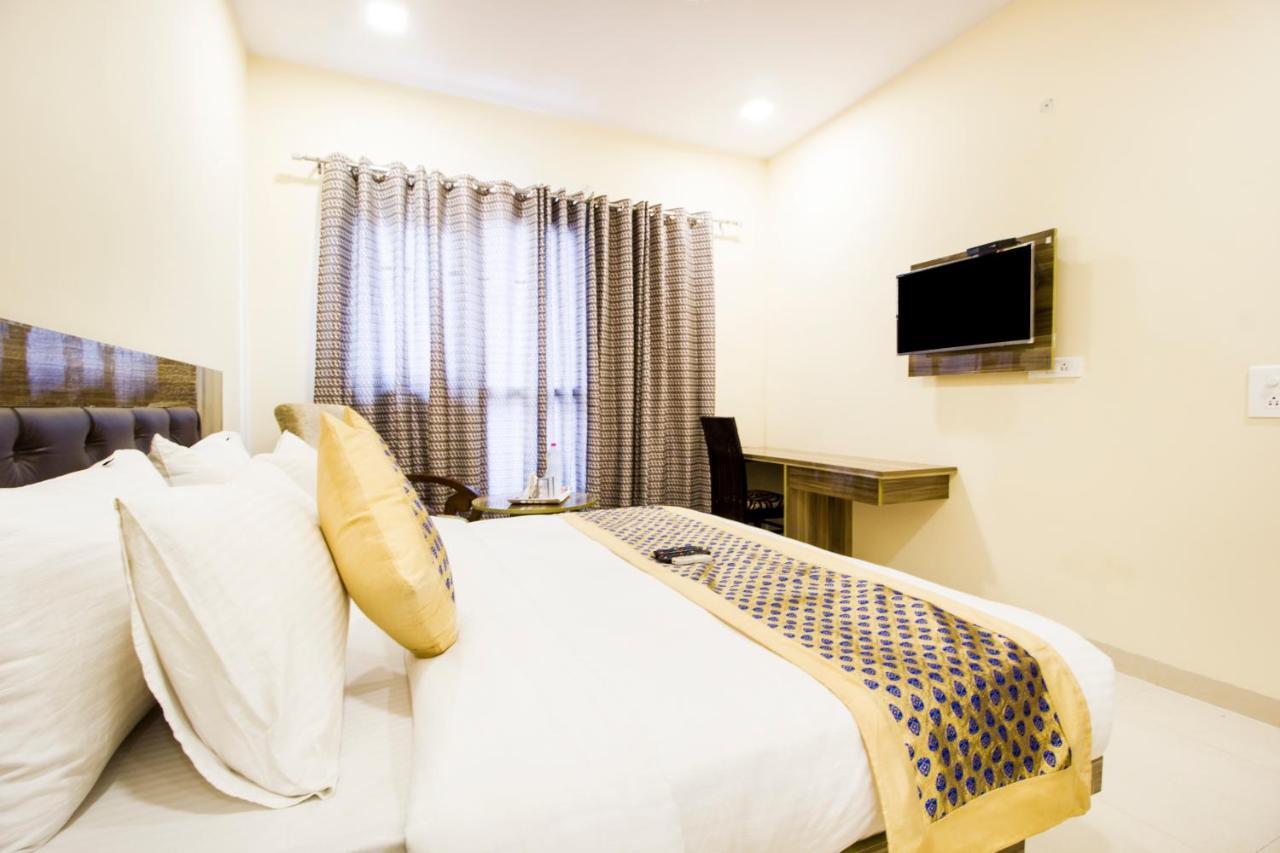 Fabhotel Signature Cyber Park Дели Экстерьер фото