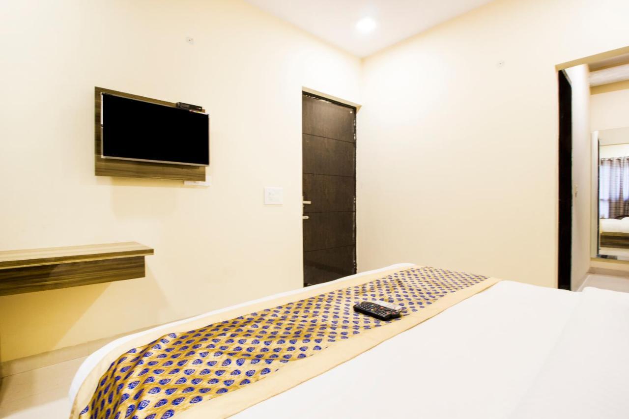Fabhotel Signature Cyber Park Дели Экстерьер фото