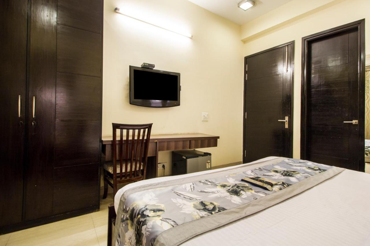 Fabhotel Signature Cyber Park Дели Экстерьер фото