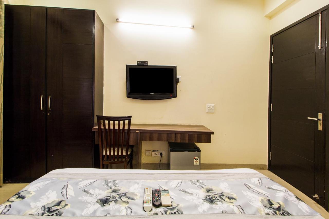 Fabhotel Signature Cyber Park Дели Экстерьер фото